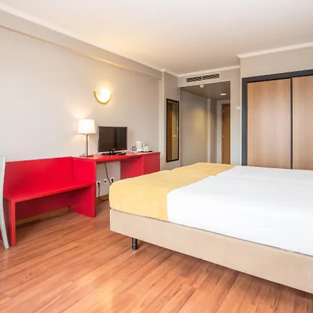 Отель 3k Madrid 4*